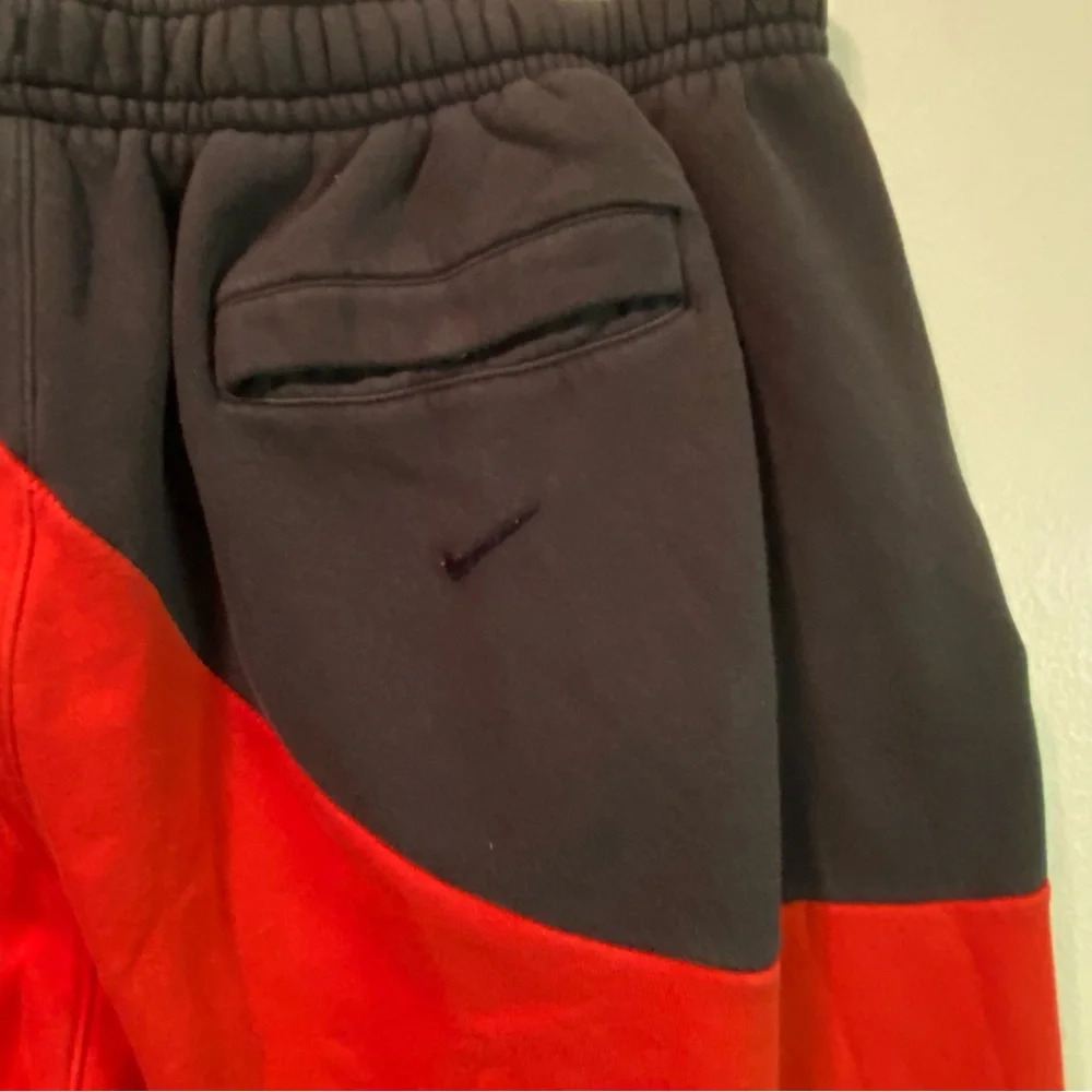 Nike Shorts Mens Size XL Red‎ and Black Stretch Pull On Drawstring